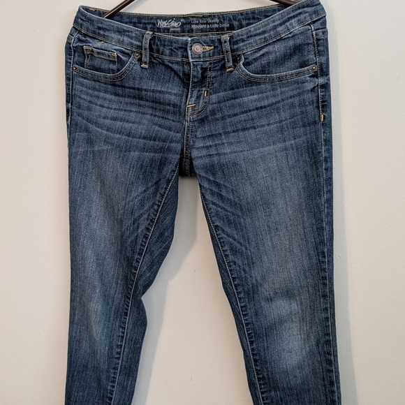 Mossimo Supply Co. Blue Skinny Jeans with Subtle Fading - Picture 1 of 7